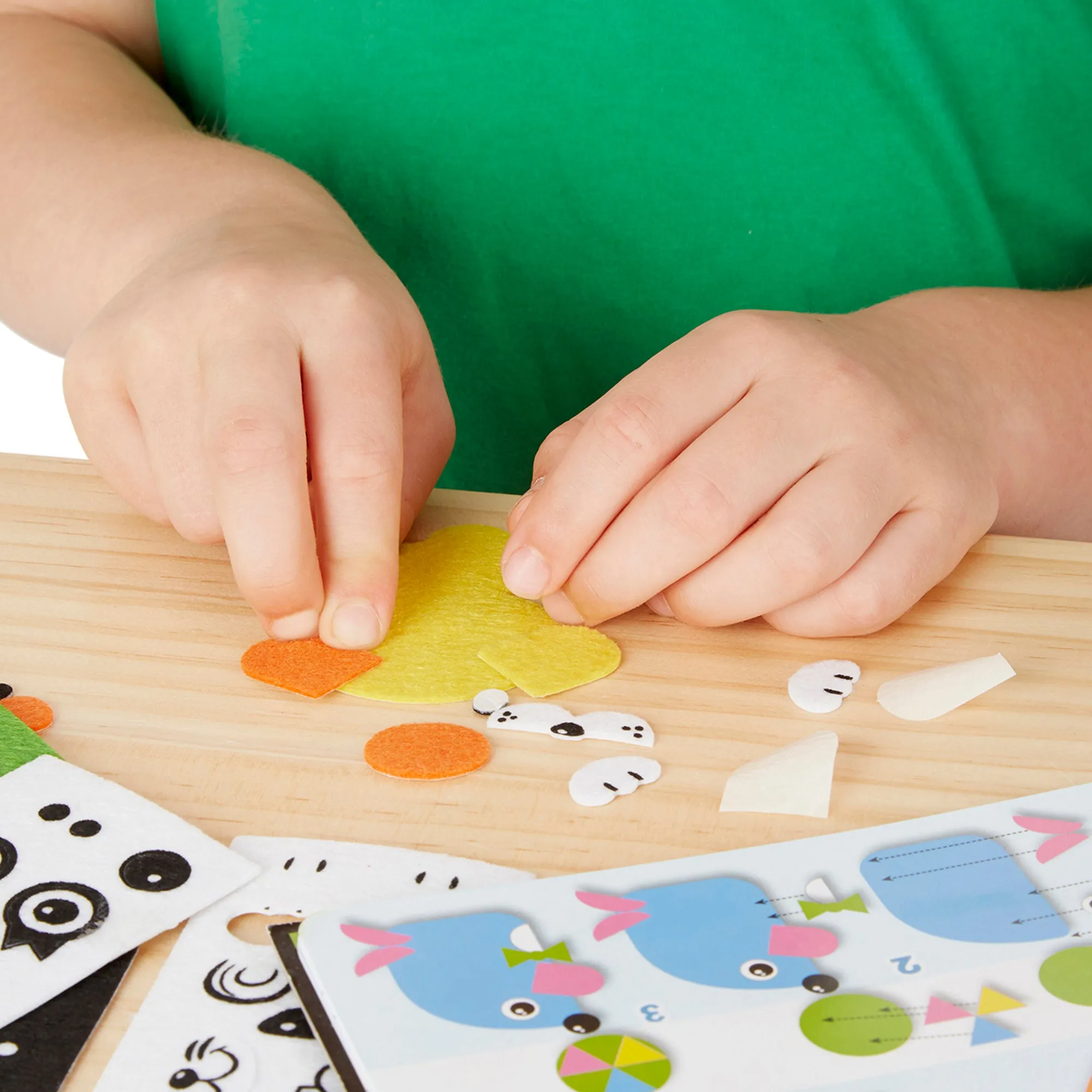 On-the-Go Felt Friends Stickers Craft Activity Set